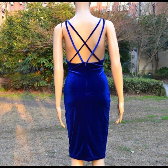 🔷Velvet Blue V Neck Woman’s Cocktail dress *NWT* - Picture 3 of 7